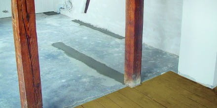 weber-floor-4310-samopoziomujący-podkład-podłogowy-wzmocniony-włóknami-2-50mm-podkład-pod-posadzki-żywiczne